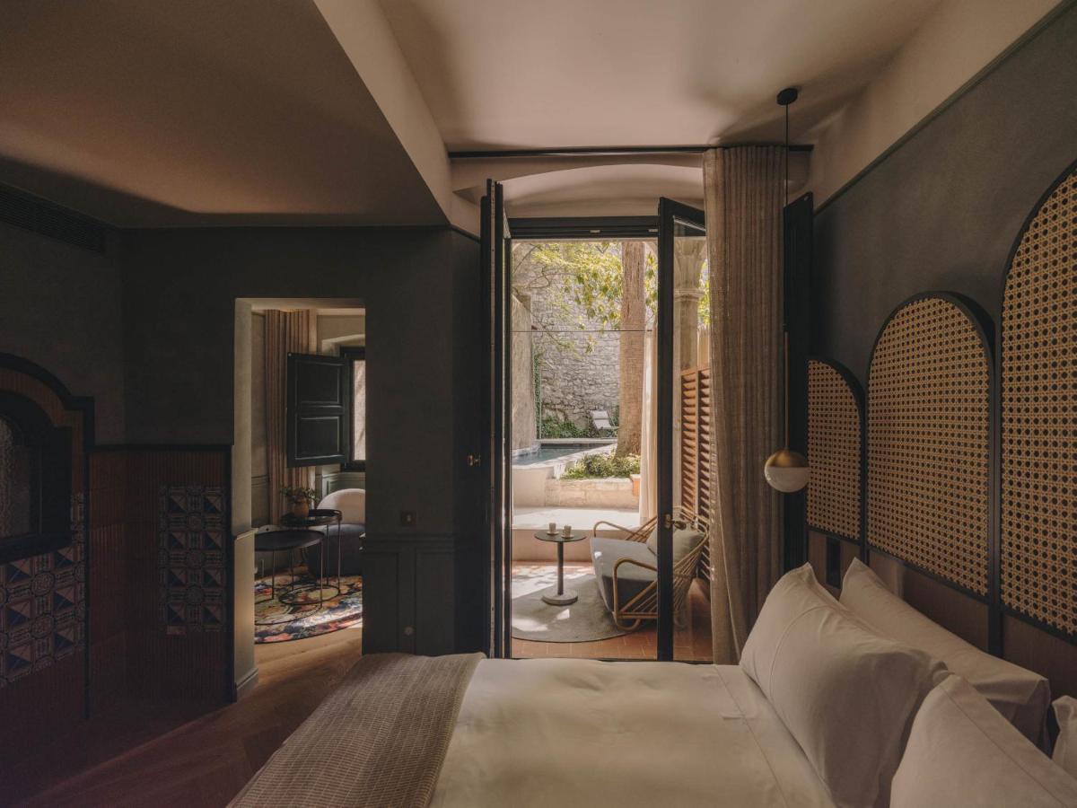 Hotel Palau Fugit Girona Bagian luar foto