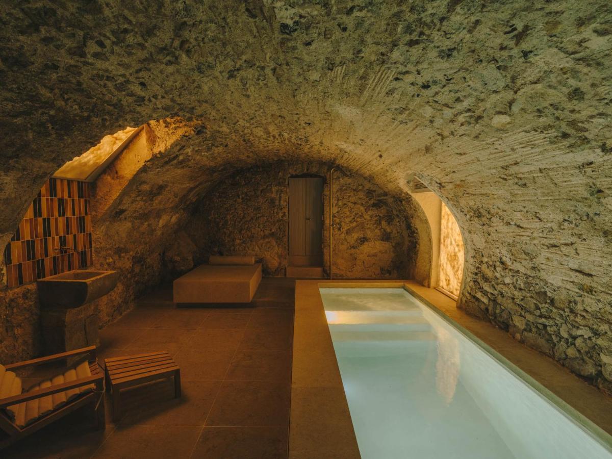 Hotel Palau Fugit Girona Bagian luar foto