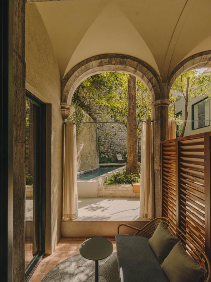 Hotel Palau Fugit Girona Bagian luar foto