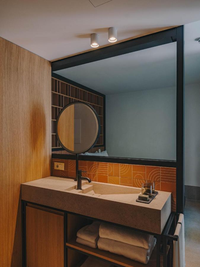 Hotel Palau Fugit Girona Bagian luar foto