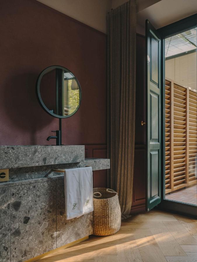 Hotel Palau Fugit Girona Bagian luar foto