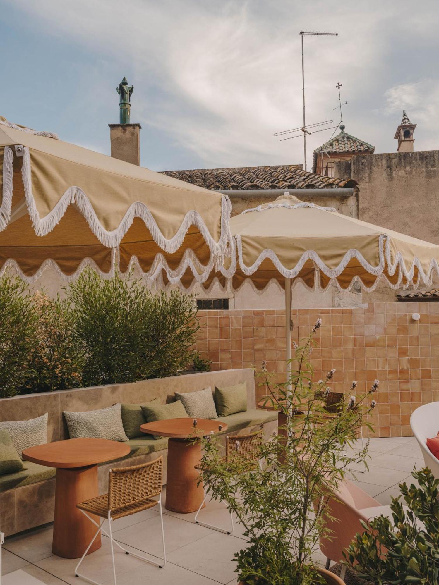 Hotel Palau Fugit Girona Bagian luar foto