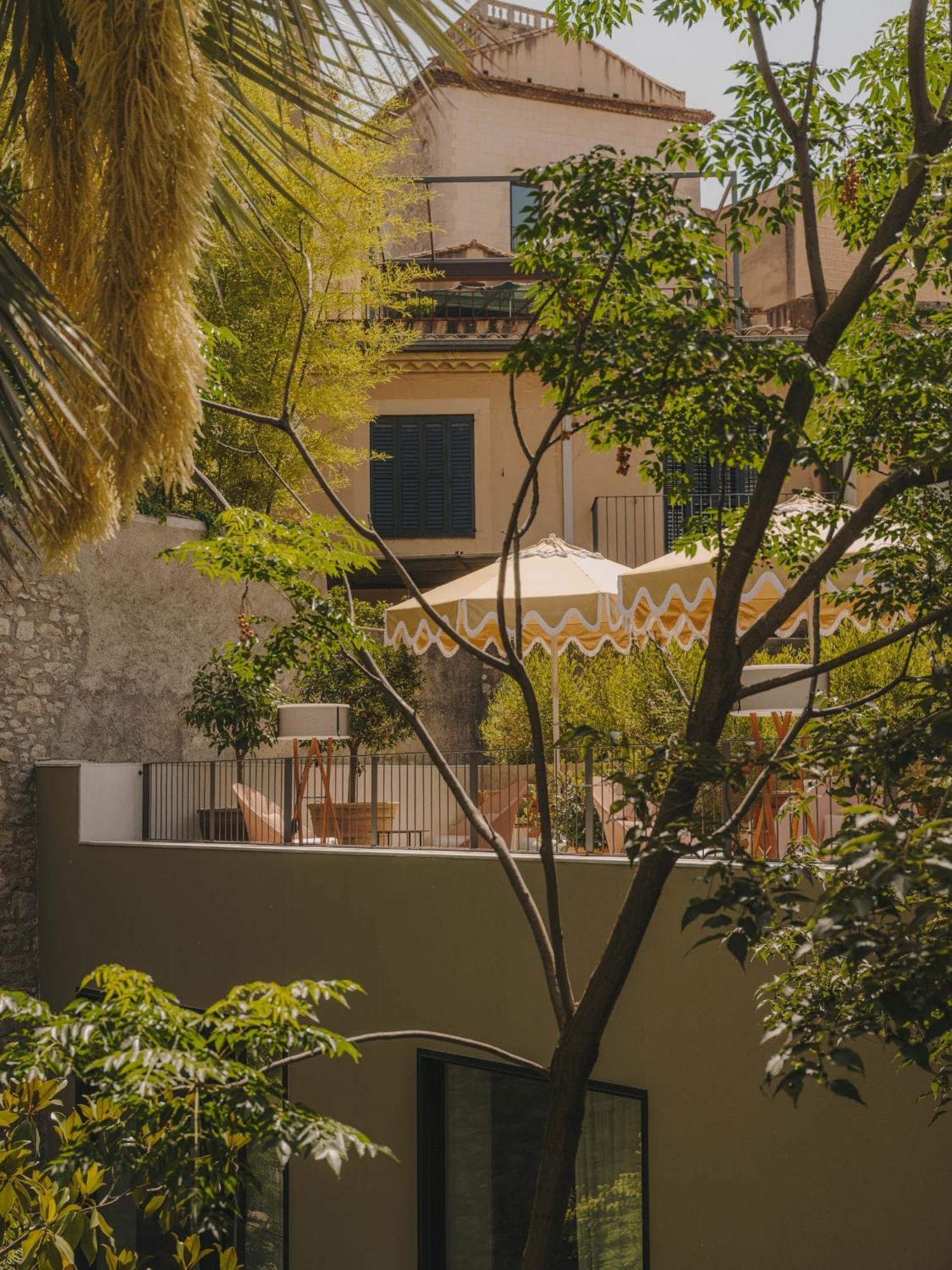 Hotel Palau Fugit Girona Bagian luar foto