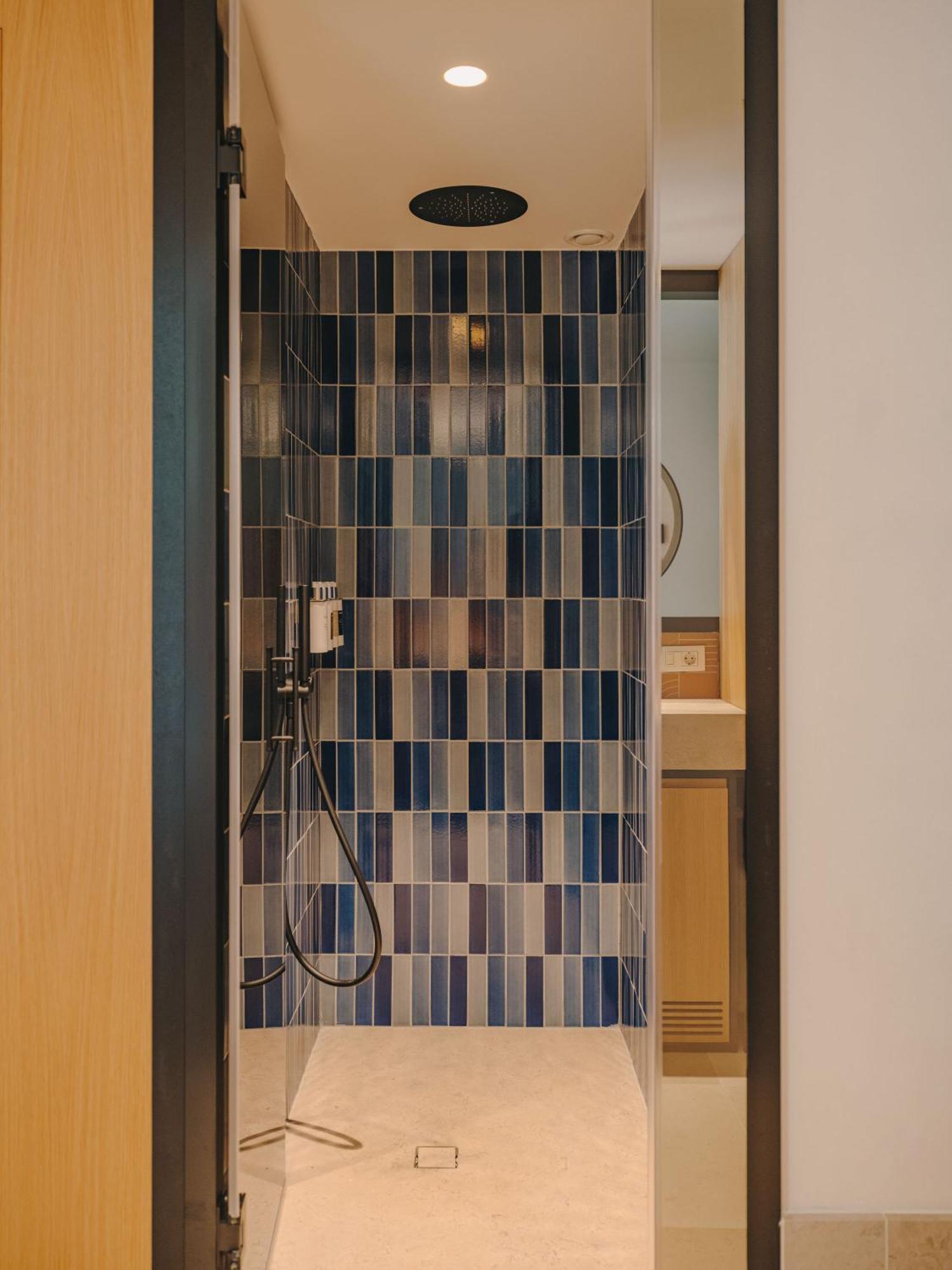 Hotel Palau Fugit Girona Bagian luar foto