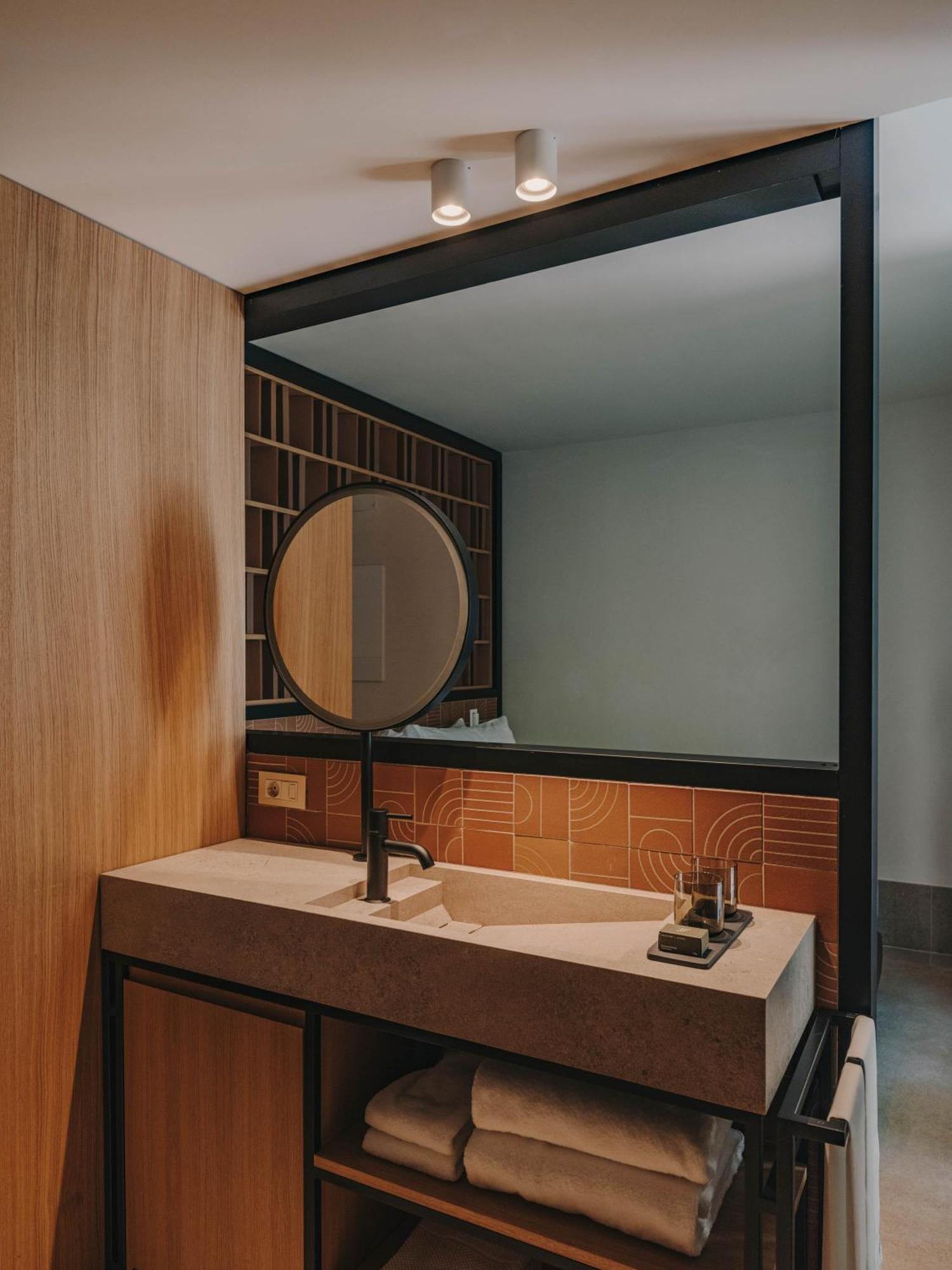 Hotel Palau Fugit Girona Bagian luar foto